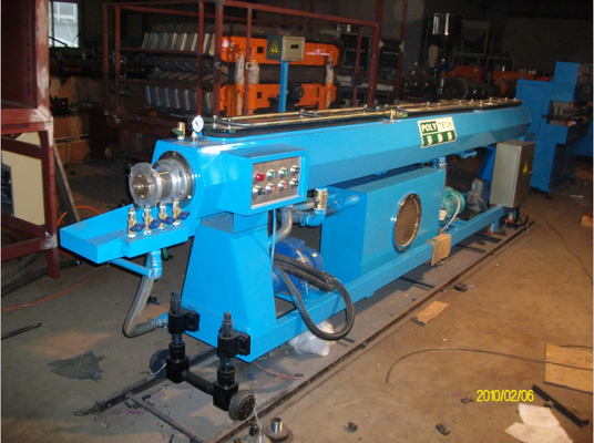 Embedded labyrinth drip irrigation pipe making machine